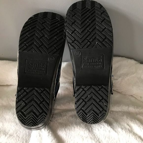 Sanita | Leopard Print Clogs in Blue & Black - Picture 10 of 12